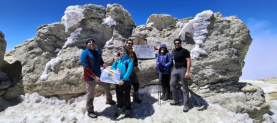 صعود قله دماوند از مسیر جنوبی - تیر 1403